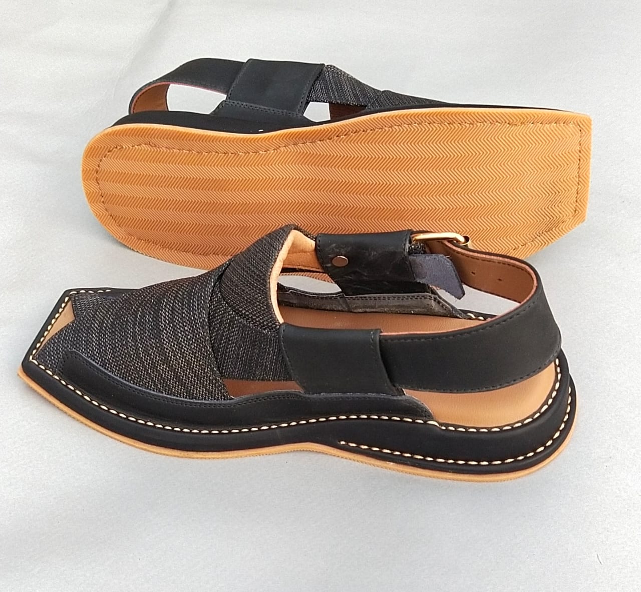 Peshawar Zalmi Fabric Chappals gray colour with imported very soft sole and beautiful imported fabric is used. Each design of Happy Face footwear give extra look.
ThApple Peshawar Zalmi Fabric ChappalsSell MartSell MartApple Peshawar Zalmi