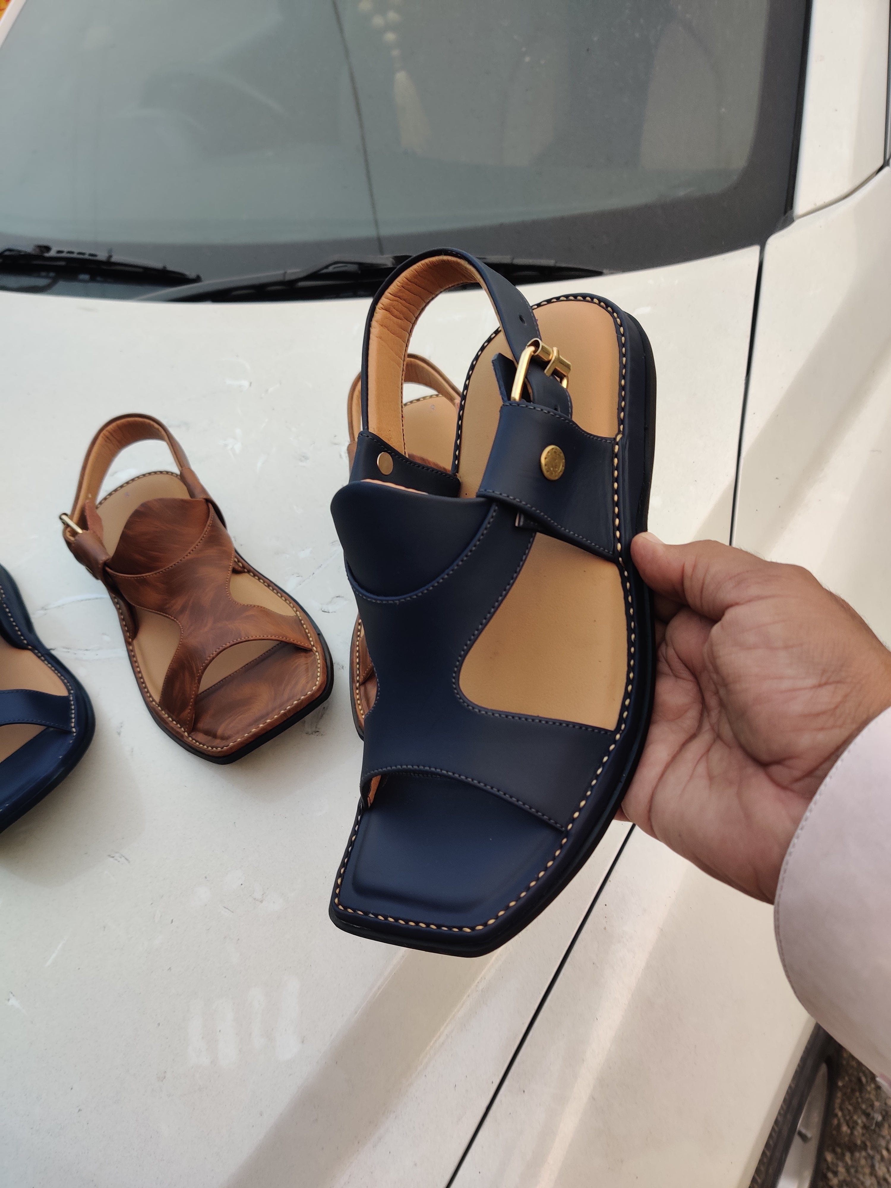 Products Features
The Panjadar Peshawari Chappal is a traditional footwear style originating from the city of Peshawar in Pakistan.Β Each design of Bishoa footwear giZalmi Panjidar ChappalSell MartSell MartZalmi Panjidar Chappal