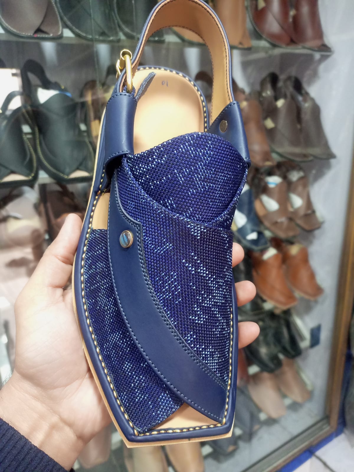 Peshawar Zalmi Fabric Chappals gray colour with imported very soft sole and beautiful imported fabric is used. Each design of Happy Face footwear give extra look.
ThApple Peshawar Zalmi Fabric ChappalsSell MartSell MartApple Peshawar Zalmi