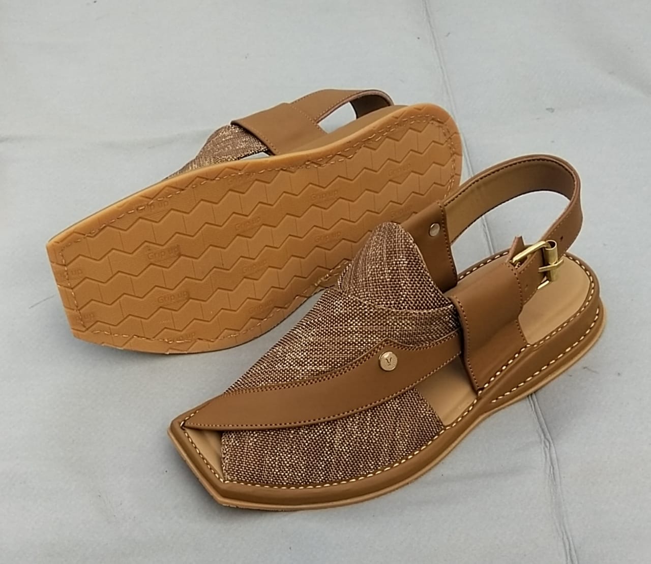 Peshawar Zalmi Fabric Chappals gray colour with imported very soft sole and beautiful imported fabric is used. Each design of Happy Face footwear give extra look.
ThApple Peshawar Zalmi Fabric ChappalsSell MartSell MartApple Peshawar Zalmi